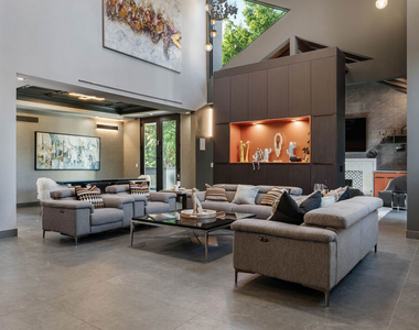5415 Amestoy Avenue - Photo Thumbnail 12