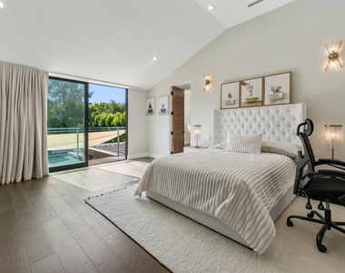 5415 Amestoy Avenue - Photo Thumbnail 47
