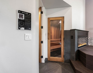 5415 Amestoy Avenue - Photo Thumbnail 39