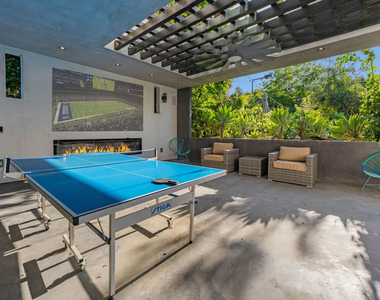 5415 Amestoy Avenue - Photo Thumbnail 27