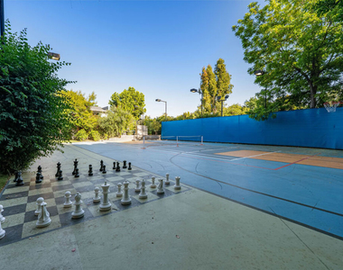 5415 Amestoy Avenue - Photo Thumbnail 57