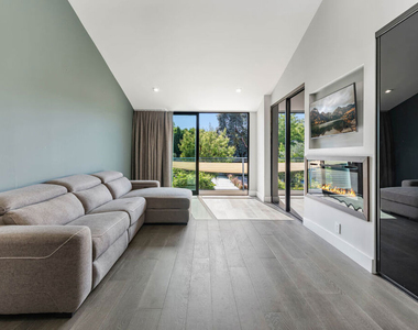 5415 Amestoy Avenue - Photo Thumbnail 46