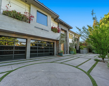 5415 Amestoy Avenue - Photo Thumbnail 67