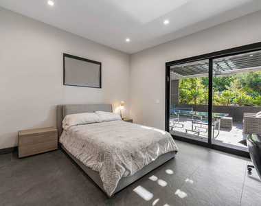 5415 Amestoy Avenue - Photo Thumbnail 52