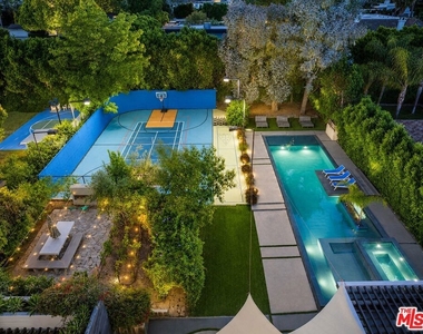 5415 Amestoy Avenue - Photo Thumbnail 1