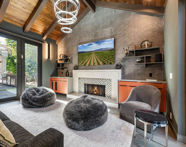 5415 Amestoy Avenue - Photo Thumbnail 13
