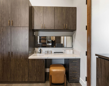 5415 Amestoy Avenue - Photo Thumbnail 42
