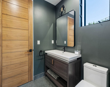 5415 Amestoy Avenue - Photo Thumbnail 55