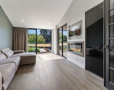 5415 Amestoy Avenue - Photo Thumbnail 44