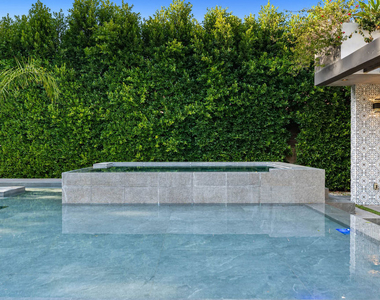 5415 Amestoy Avenue - Photo Thumbnail 63