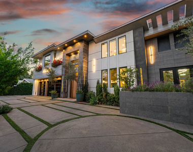 5415 Amestoy Avenue - Photo Thumbnail 5