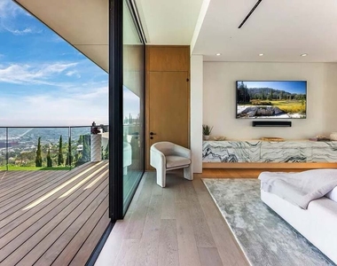 1807 Blue Heights Dr Drive - Photo Thumbnail 12