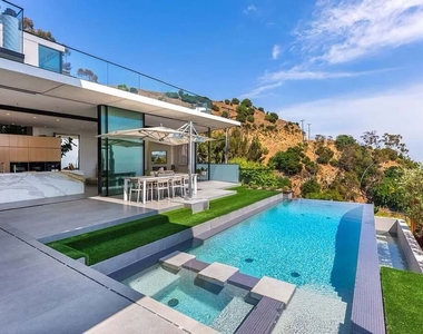 1807 Blue Heights Dr Drive - Photo Thumbnail 1