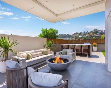 1807 Blue Heights Dr Drive - Photo Thumbnail 8