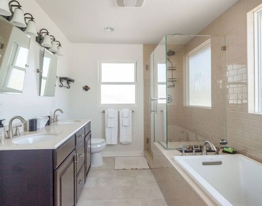 3226 Hutchison Avenue - Photo Thumbnail 10