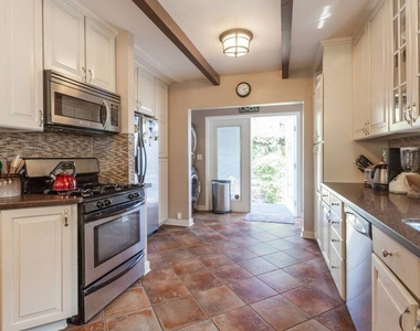 3226 Hutchison Avenue - Photo Thumbnail 2
