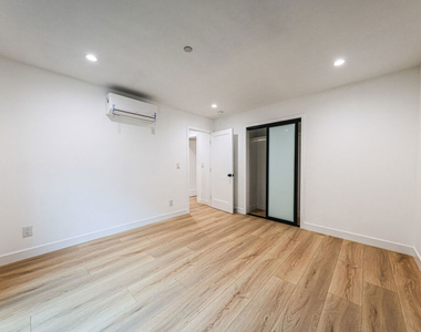 1525 S Carmelina Avenue - Photo Thumbnail 13