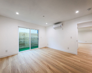 1525 S Carmelina Avenue - Photo Thumbnail 14