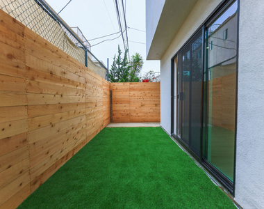 1525 S Carmelina Avenue - Photo Thumbnail 6