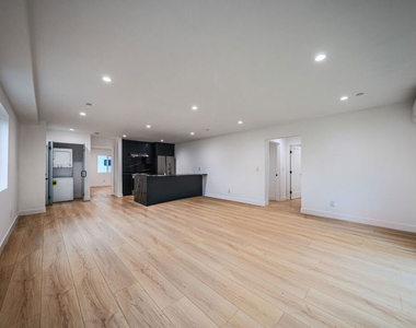 1525 S Carmelina Avenue - Photo Thumbnail 5