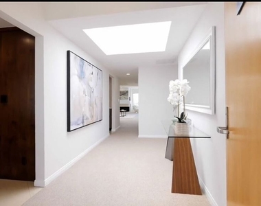 110 Ocean Park Boulevard - Photo Thumbnail 3