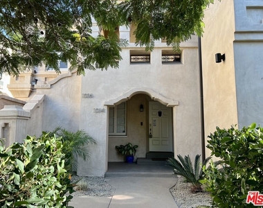 1014 Meadowbrook Avenue - Photo Thumbnail 2