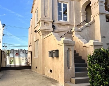1014 Meadowbrook Avenue - Photo Thumbnail 24