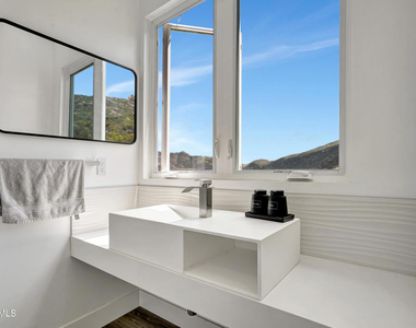 990 Alta Vista Road - Photo Thumbnail 22