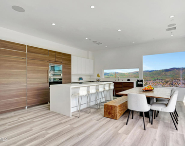 990 Alta Vista Road - Photo Thumbnail 4