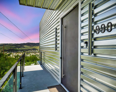 990 Alta Vista Road - Photo Thumbnail 2