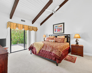 468 Sunningdale Drive - Photo Thumbnail 8