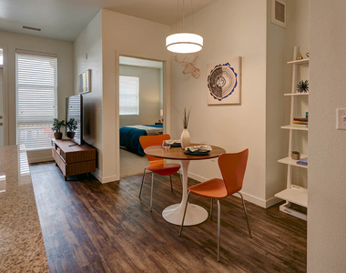 2311 Park Centre Dr - Photo Thumbnail 11