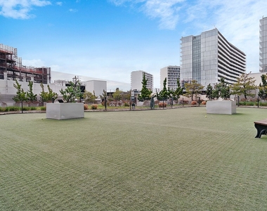 College Point Boulevard - Photo Thumbnail 6