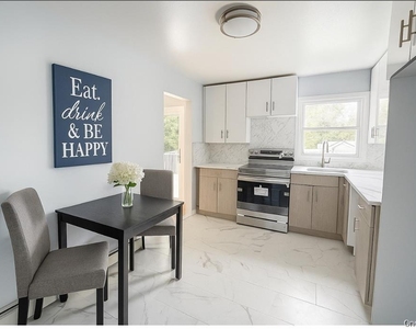 324 Buckingham Road - Photo Thumbnail 1