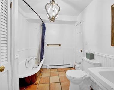 1719 Cedar Swamp Road - Photo Thumbnail 18
