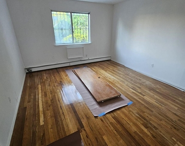 179-12 145th Avenue - Photo Thumbnail 4