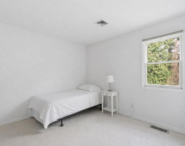 24 Liberty Street - Photo Thumbnail 18