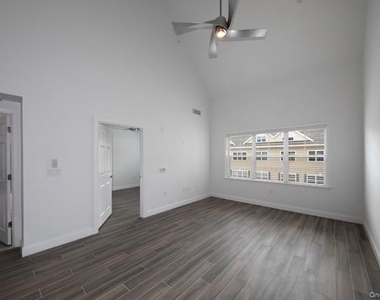 148 South Front Street - Photo Thumbnail 4