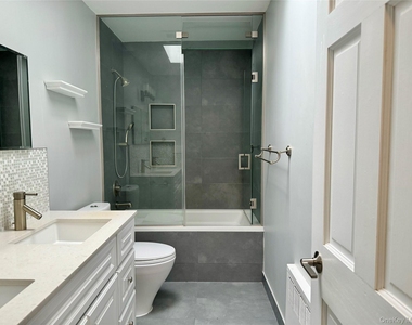68 Jamaica Avenue - Photo Thumbnail 6