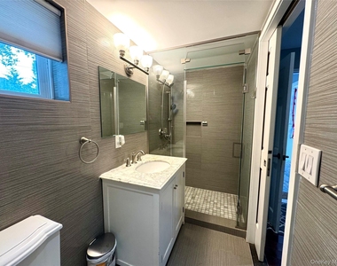 68 Jamaica Avenue - Photo Thumbnail 8