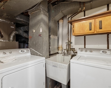 57-04 Cloverdale Boulevard - Photo Thumbnail 9