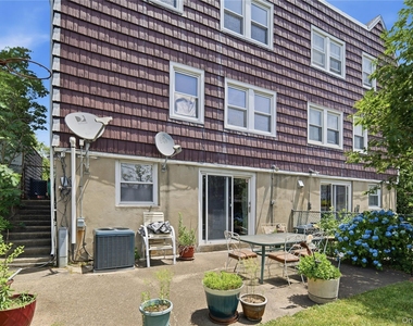 57-04 Cloverdale Boulevard - Photo Thumbnail 4