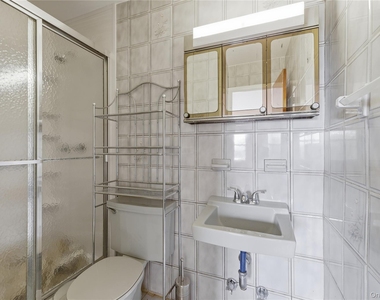 57-04 Cloverdale Boulevard - Photo Thumbnail 29