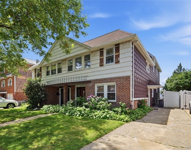 57-04 Cloverdale Boulevard - Photo Thumbnail 2
