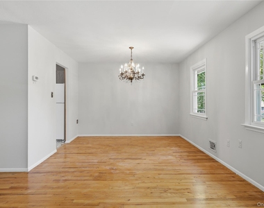 57-04 Cloverdale Boulevard - Photo Thumbnail 14