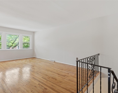 57-04 Cloverdale Boulevard - Photo Thumbnail 11