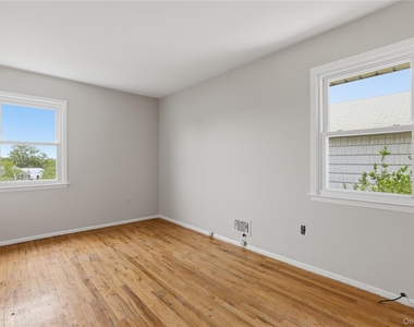 57-04 Cloverdale Boulevard - Photo Thumbnail 24