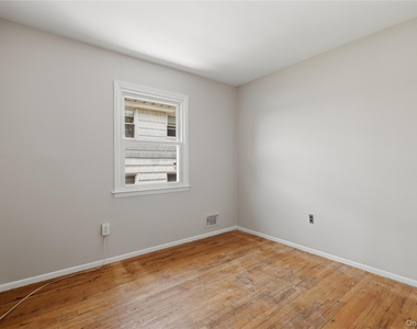 57-04 Cloverdale Boulevard - Photo Thumbnail 23