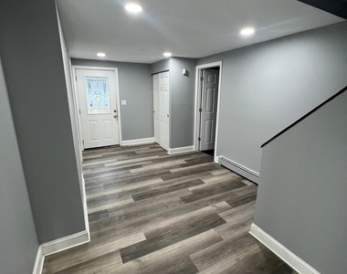 15 Beach Avenue - Photo Thumbnail 14
