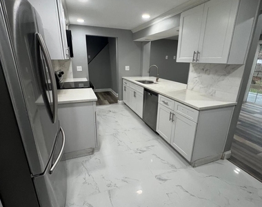 15 Beach Avenue - Photo Thumbnail 19
